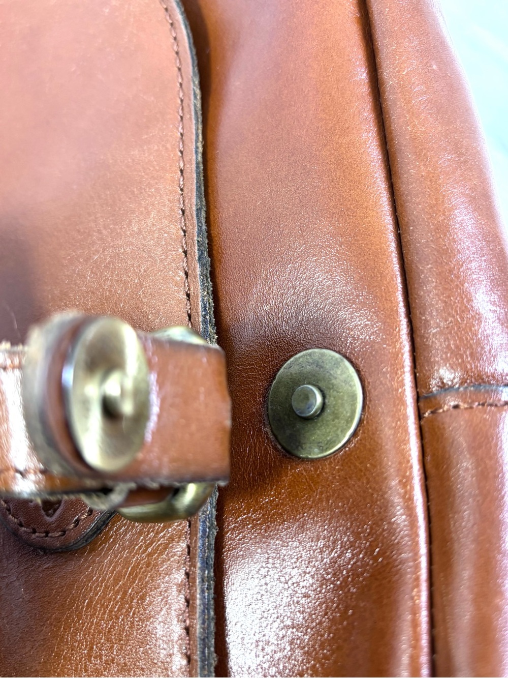 Patricia Nash London Smooth Leather Saddle Bag. Tan/Gold. - Picture 13 of 13
